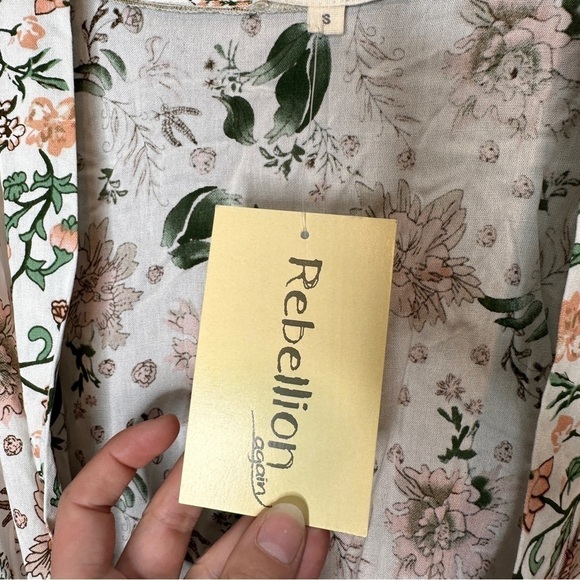 NWT Rebellion Again Belted floral kimono - Picture 8 of 9